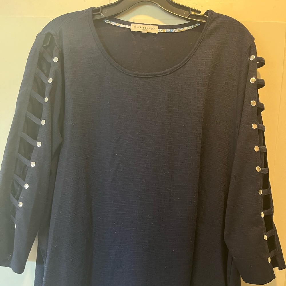 Comfortable and sexy blouse size 1 x…blue and great shape worn once!!